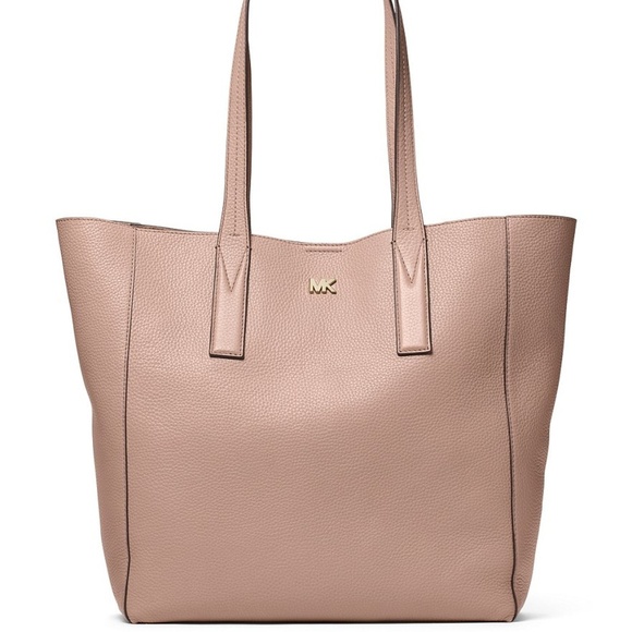 Michael Kors Handbags - Michael Kors Junie Large Leather Tote